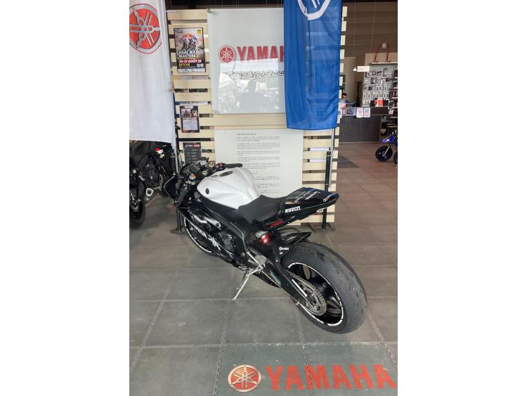 YAMAHA YZF-R6 RACE