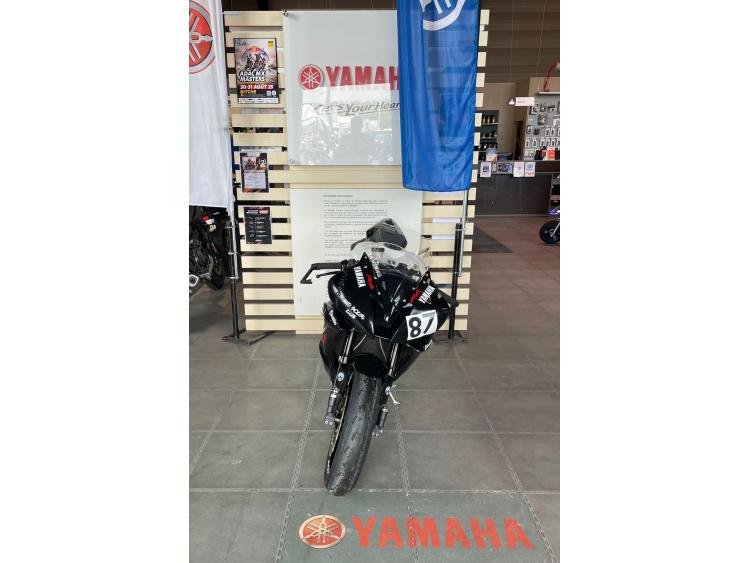 YAMAHA YZF-R6 RACE