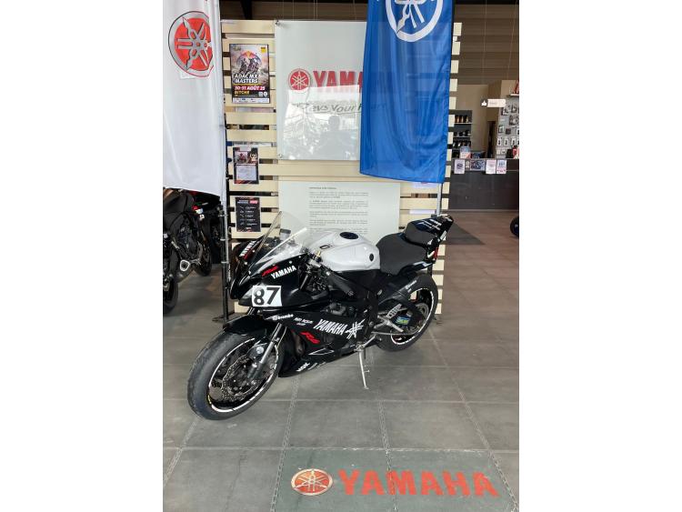YAMAHA YZF-R6 RACE