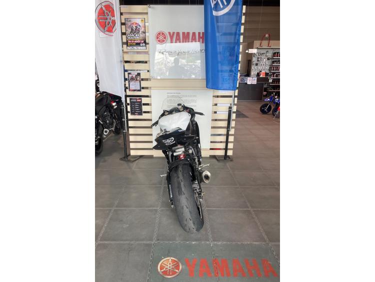 YAMAHA YZF-R6 RACE