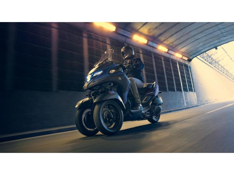 YAMAHA TRICITY 300