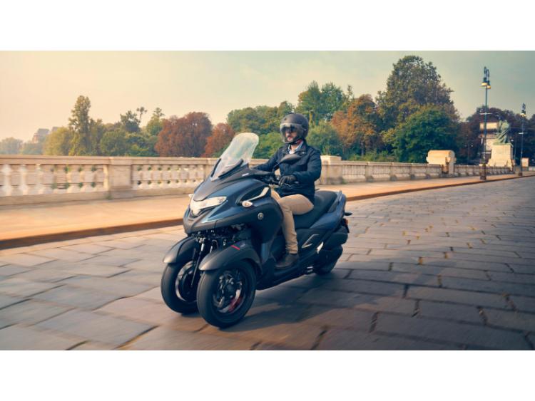 YAMAHA TRICITY 300