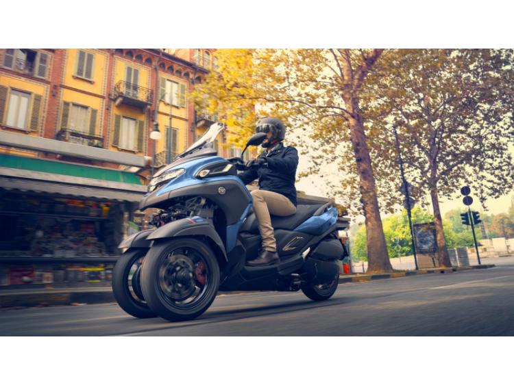 YAMAHA TRICITY 300