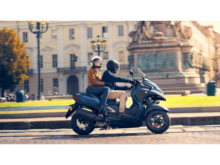 YAMAHA TRICITY 300