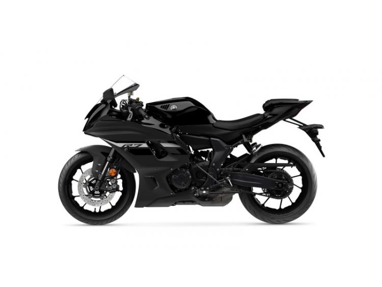 YAMAHA R7