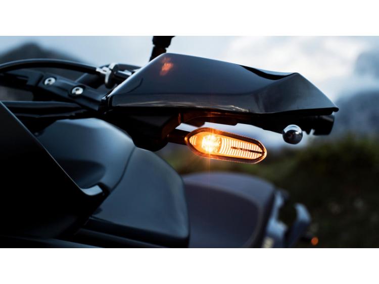 YAMAHA TRACER 7