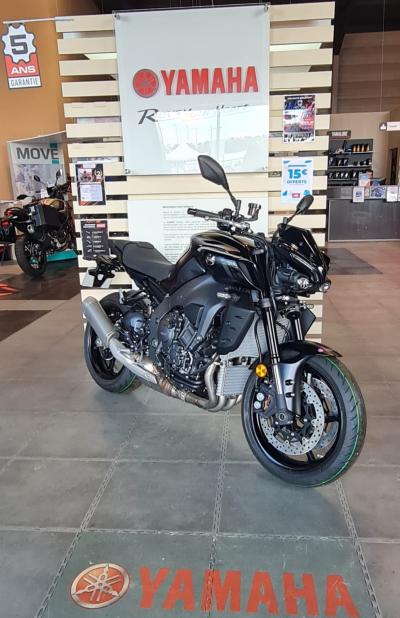 YAMAHA MT-10