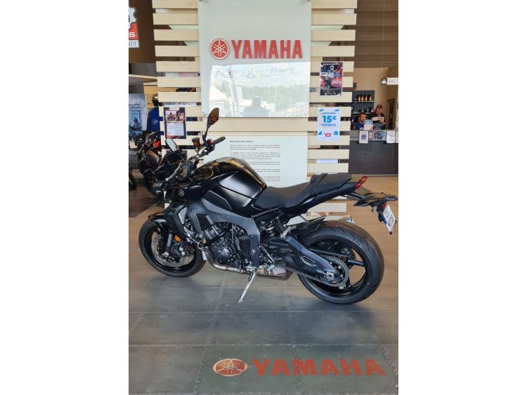 YAMAHA MT-10