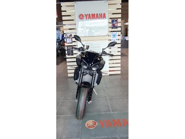 YAMAHA MT-10