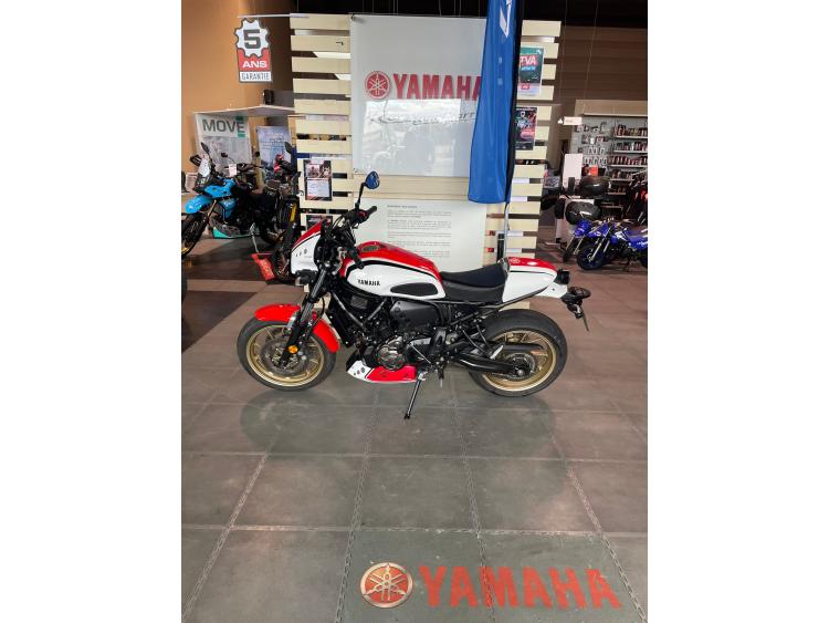 YAMAHA XSR 700