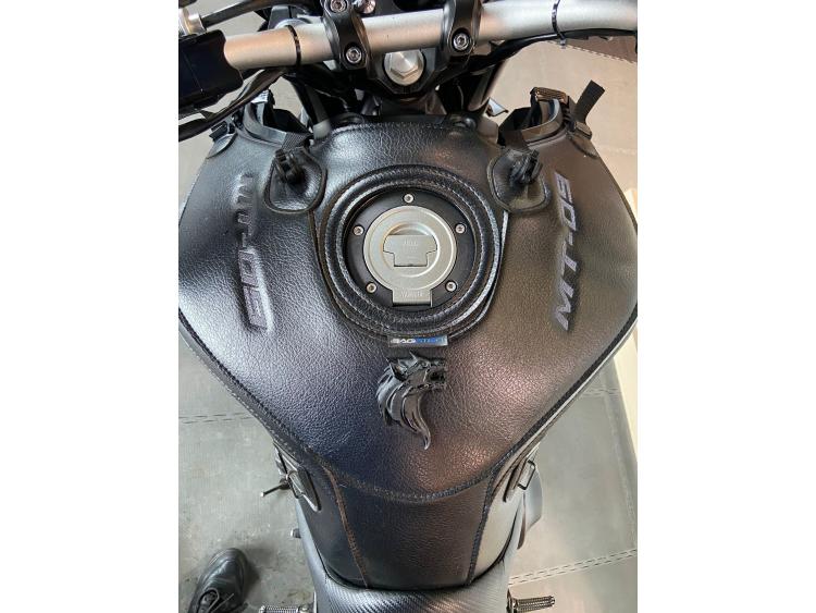 YAMAHA MT-09