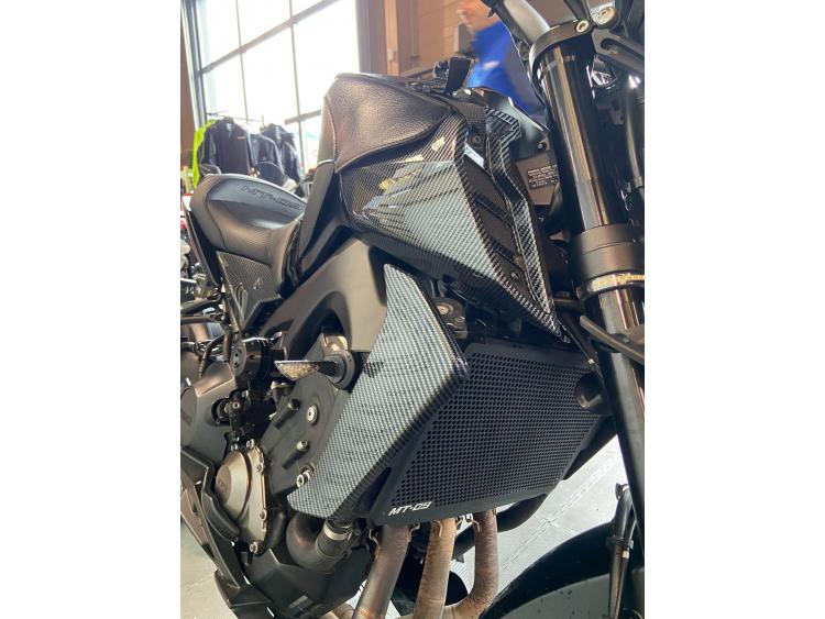 YAMAHA MT-09