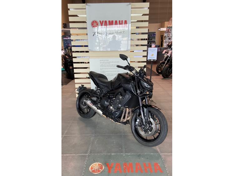 YAMAHA MT-09