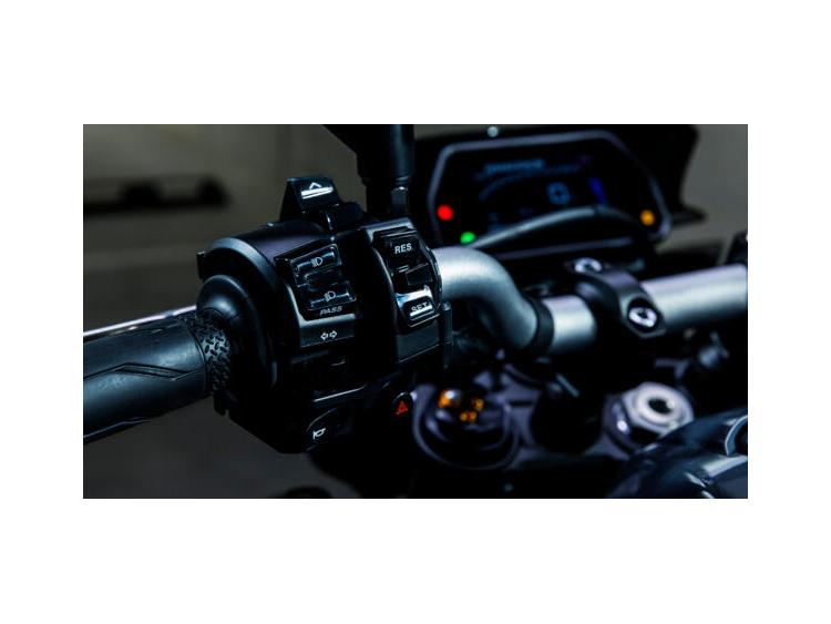 YAMAHA MT-10