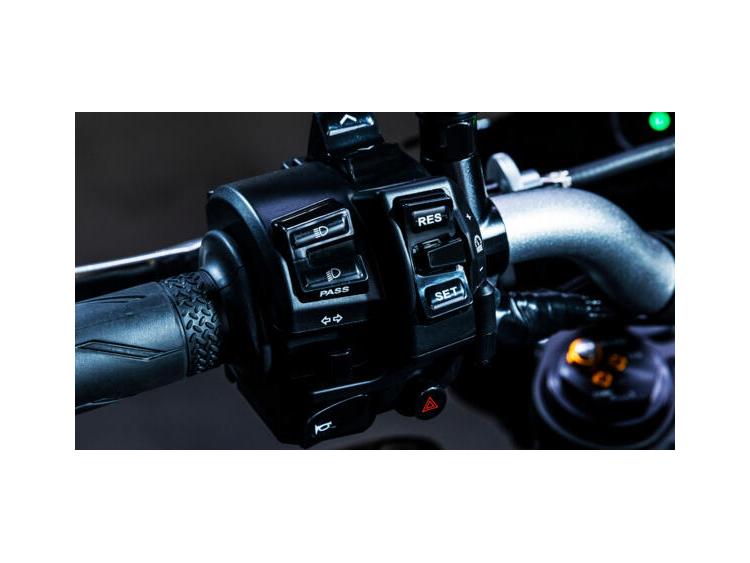 YAMAHA MT-10