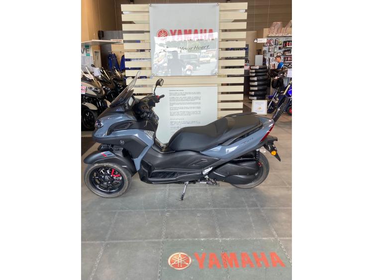 YAMAHA TRICITY 300