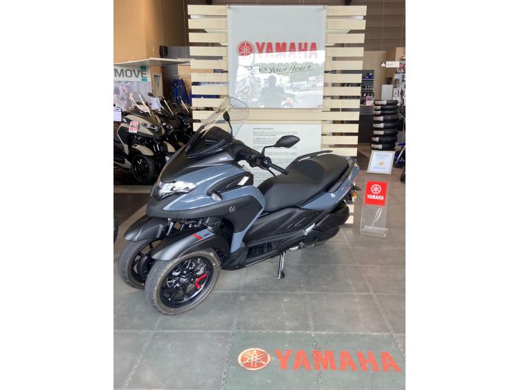 YAMAHA TRICITY 300
