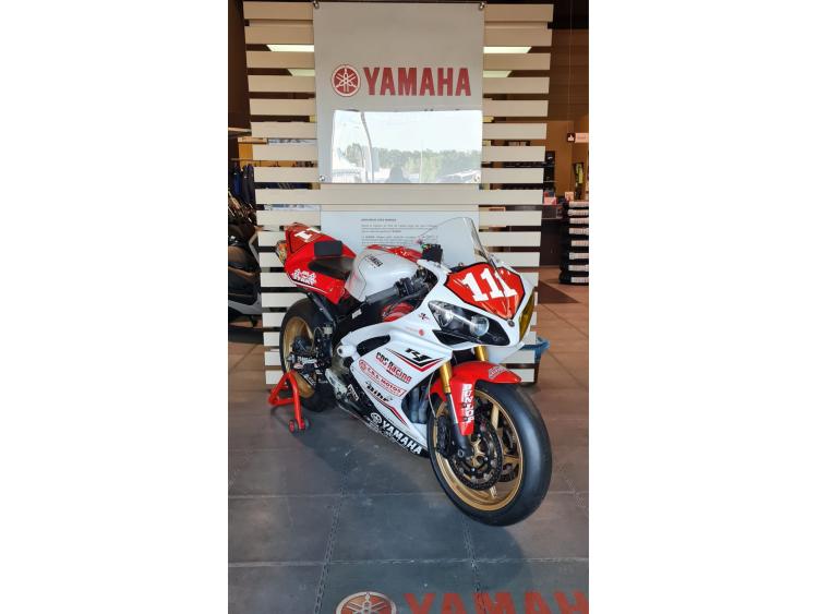 YAMAHA YZF 1000 R1