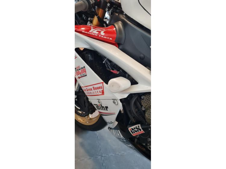 YAMAHA YZF 1000 R1