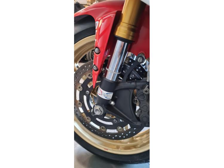 YAMAHA YZF 1000 R1