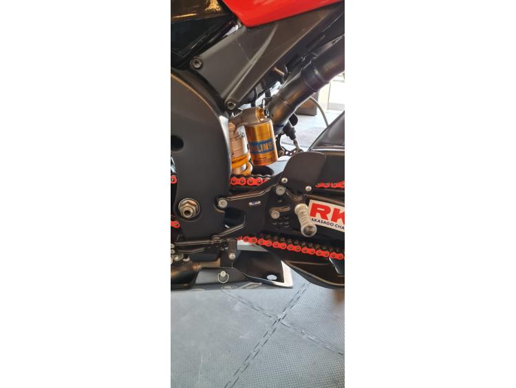YAMAHA YZF 1000 R1