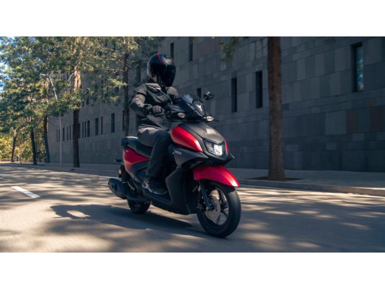 YAMAHA RayZR 125