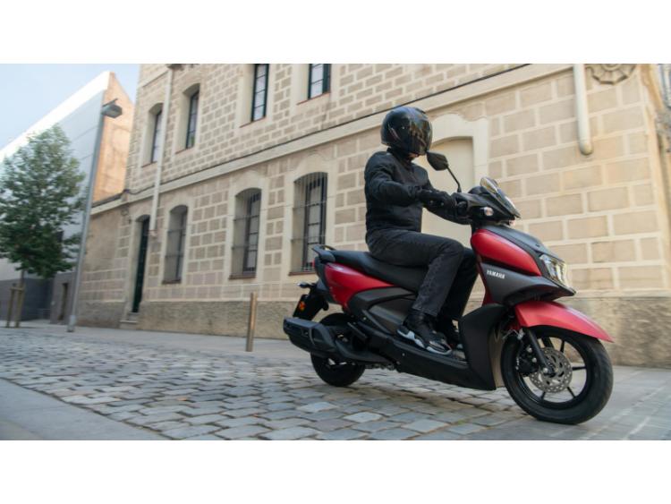 YAMAHA RayZR 125