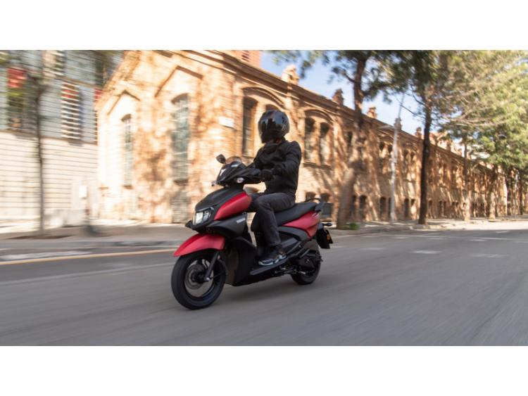 YAMAHA RayZR 125