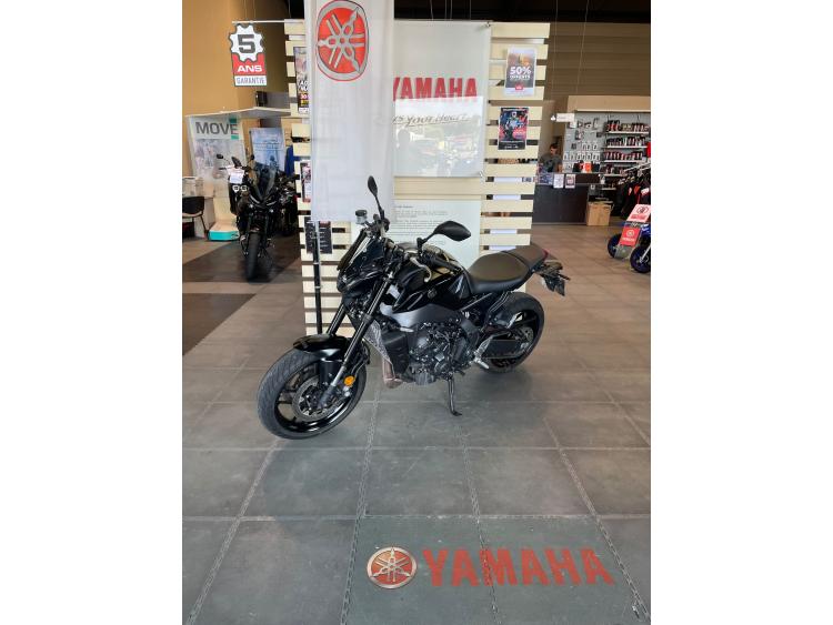 YAMAHA MT-09