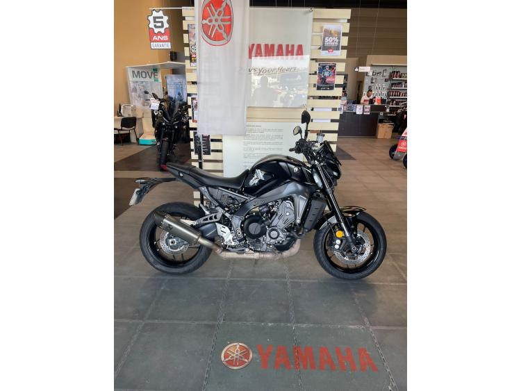 YAMAHA MT-09