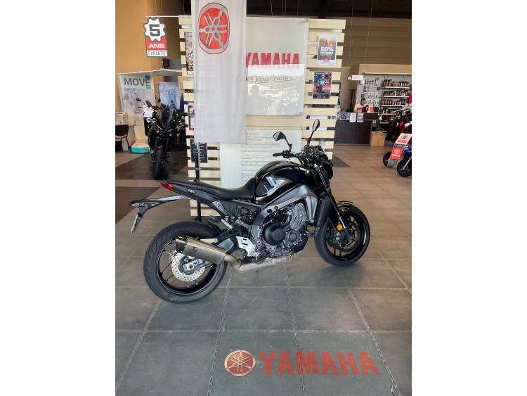 YAMAHA MT-09