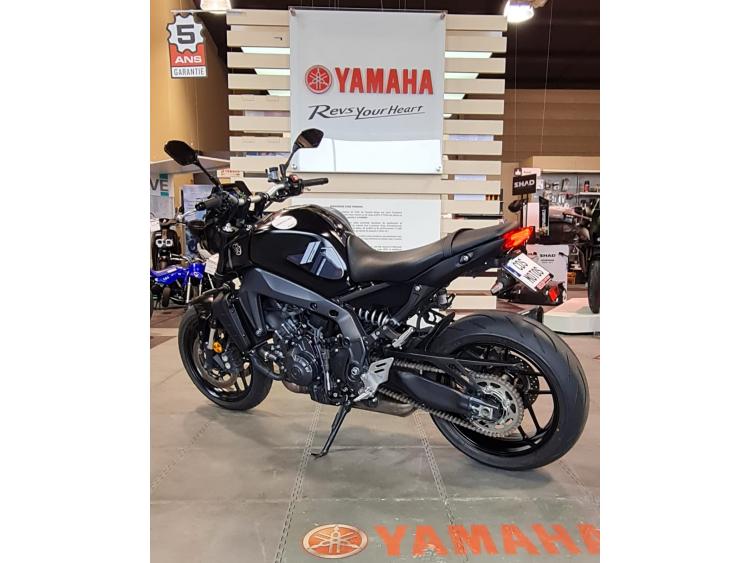 YAMAHA MT-09