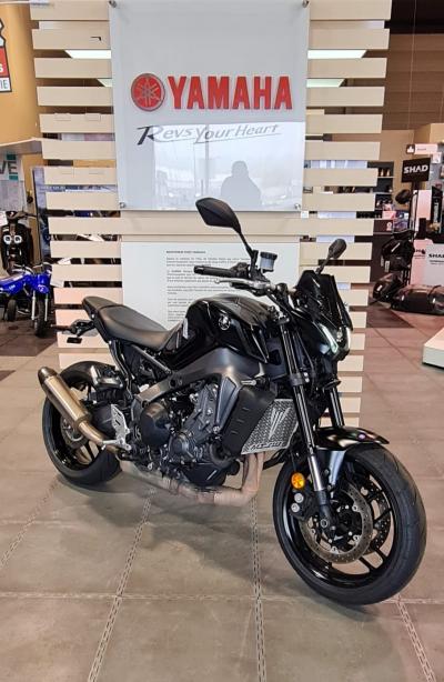 YAMAHA MT-09