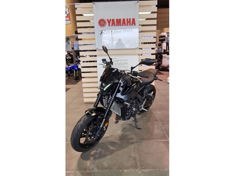YAMAHA MT-09