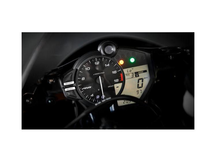 YAMAHA R6 RACE