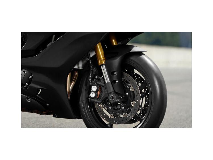YAMAHA R6 RACE