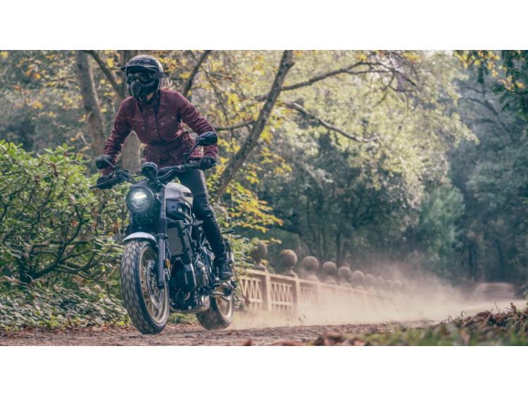 YAMAHA XSR 700 LEGACY