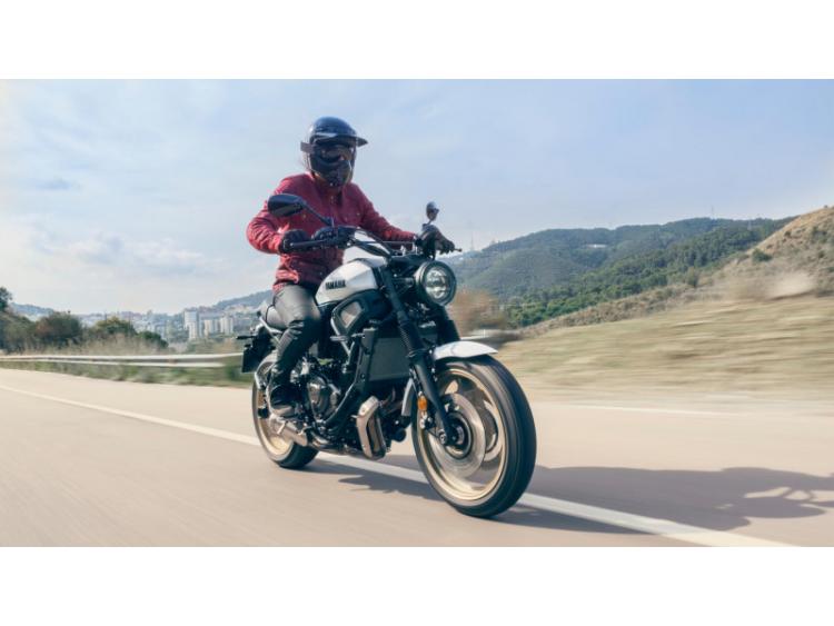 YAMAHA XSR 700 LEGACY