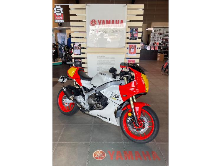 YAMAHA XSR 900 GP